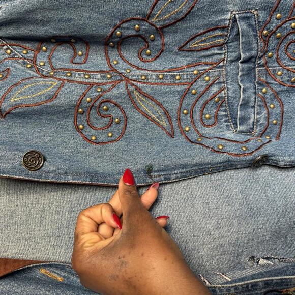 Vintage Western Embroidered Denim Jacket with Brown Collar - Picture 5 of 6